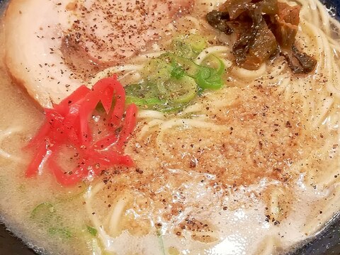 ブラックペッパーがアクセント★豚骨ラーメン